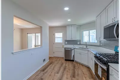 70 Dover Drive, Des Plaines, IL 60018 - Photo 6