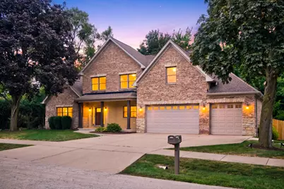 408 W Pine Avenue, Roselle, IL 60172 - Photo 1