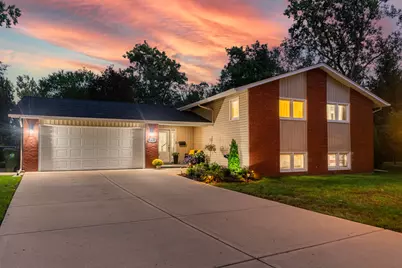 917 E Schirra Drive, Palatine, IL 60074 - Photo 1