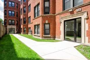 7526 N Seeley Ave, Chicago, IL 60645 - Photo 1