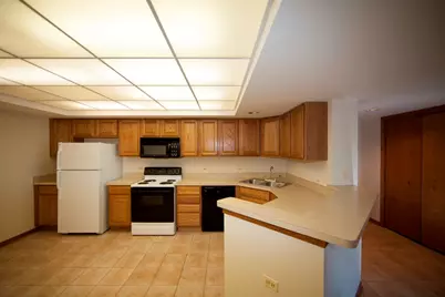 6340 Capulina Avenue #4C, Morton Grove, IL 60053 - Photo 4