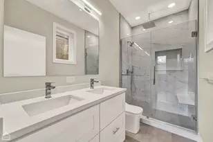 4611 S St Lawrence Ave, Chicago, IL 60653 - Photo 12