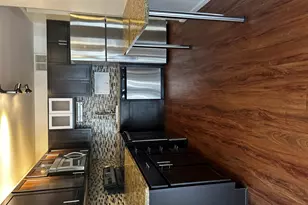 860 N Dewitt Pl, Chicago, IL 60611 - Photo 2
