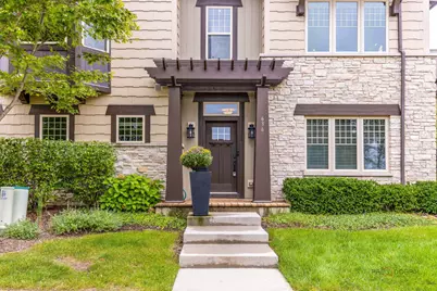 636 Parkside Court, Libertyville, IL 60048 - Photo 2