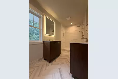 [Address not provided], La Grange, IL 60525 - Photo 10