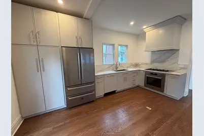 [Address not provided], La Grange, IL 60525 - Photo 8