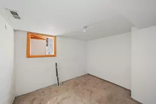 10335 S Hoxie Ave, Chicago, IL 60617 - Photo 18