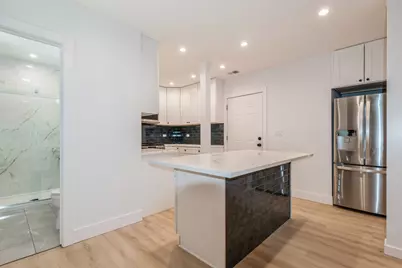 1535 W Estes Avenue #G, Chicago, IL 60626 - Photo 14