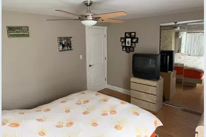 272 W Irving Park Road, Wood Dale, IL 60191 - Photo 12