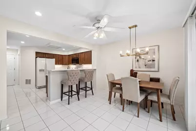 318 Club House Drive, Bloomingdale, IL 60108 - Photo 14