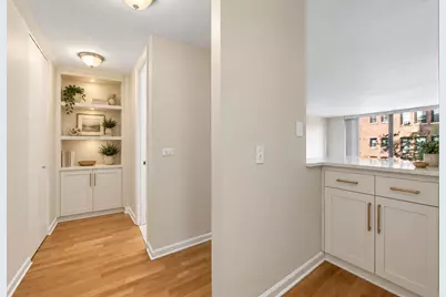 2650 N Lakeview Avenue #303, Chicago, IL 60614 - Photo 12