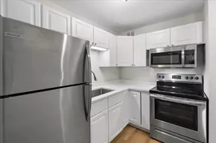 2650 N Lakeview Ave, Chicago, IL 60614 - Photo 10