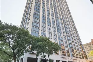 2650 N Lakeview Ave, Chicago, IL 60614 - Photo 2