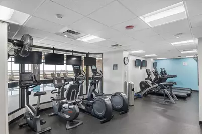 2650 N Lakeview Avenue #303, Chicago, IL 60614 - Photo 16