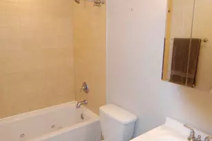 6832 N Ashland Blvd, Chicago, IL 60626 - Photo 10
