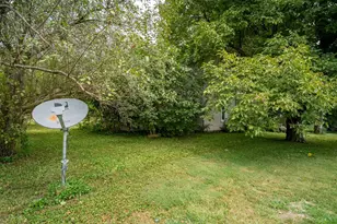 102 E North St, Bellflower, IL 61724 - Photo 22