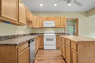 102 E North St, Bellflower, IL 61724 - Photo 6