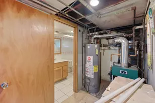 3829 W Addison St, Chicago, IL 60618 - Photo 30