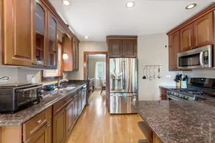 3829 W Addison St, Chicago, IL 60618 - Photo 8