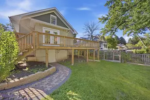 810 Wheeler St, Woodstock, IL 60098 - Photo 32
