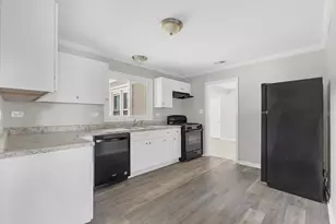 63 W Manchester Dr, Wheeling, IL 60090 - Photo 12