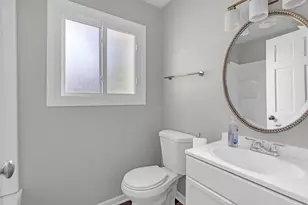 63 W Manchester Dr, Wheeling, IL 60090 - Photo 10