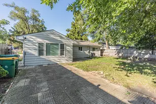 63 W Manchester Dr, Wheeling, IL 60090 - Photo 16