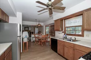 586 Liberty Ave, South Elgin, IL 60177 - Photo 10