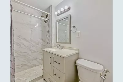 6300 N Sheridan Road #204, Chicago, IL 60660 - Photo 12