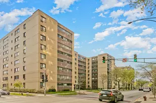6300 N Sheridan Rd, Chicago, IL 60660 - Photo 1