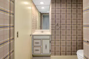 2S663 Ave Normandy E, Oak Brook, IL 60523 - Photo 24