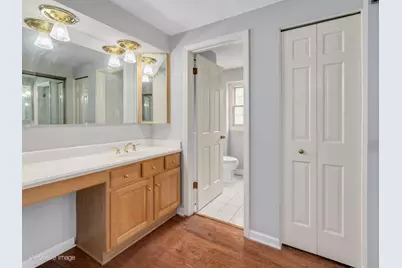 2S663 Avenue Normandy East, Oak Brook, IL 60523 - Photo 16