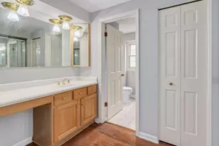 2S663 Ave Normandy E, Oak Brook, IL 60523 - Photo 16