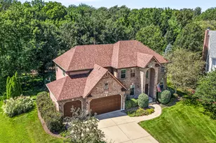 621 Sheffield Cir, Sugar Grove, IL 60554 - Photo 2