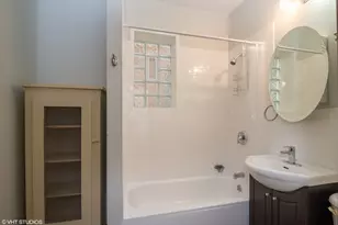 1723 W Balmoral Ave, Chicago, IL 60640 - Photo 14