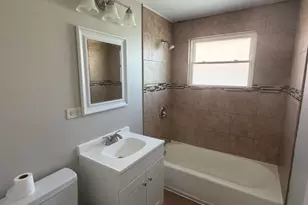 16767 Sunset Ridge Dr, Country Club Hills, IL 60478 - Photo 8