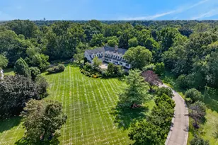 875 Sterling Rd, Inverness, IL 60067 - Photo 2