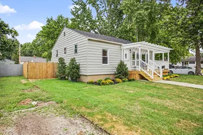 517 E Payson Street, Pontiac, IL 61764 - Photo 2