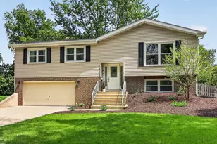 1905 Cheshire Ln, Wheaton, IL 60189 - Photo 1