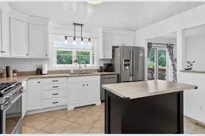 1905 Cheshire Lane, Wheaton, IL 60189 - Photo 6
