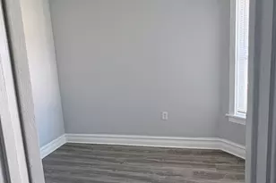 8211 S Escanaba Ave, Chicago, IL 60617 - Photo 22