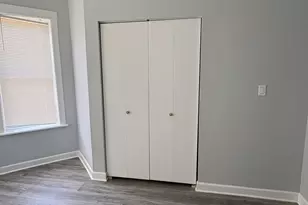 8211 S Escanaba Ave, Chicago, IL 60617 - Photo 18