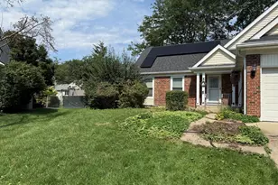 102 Adair Ct, Vernon Hills, IL 60061 - Photo 2