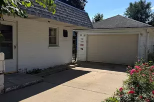 99 Mariposa Ave, Waukegan, IL 60087 - Photo 2