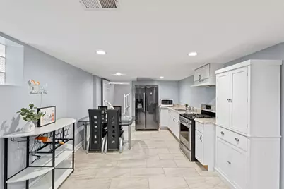 9528 S Manistee Avenue, Chicago, IL 60617 - Photo 10