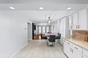 9528 S Manistee Ave, Chicago, IL 60617 - Photo 16