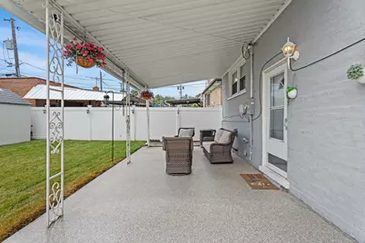 9528 S Manistee Avenue, Chicago, IL 60617 - Photo 22