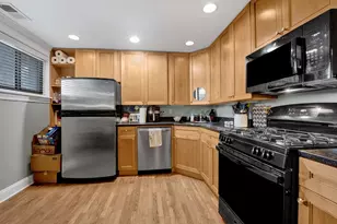 1133 W Grace St, Chicago, IL 60613 - Photo 10