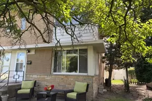 474 E Vallette St, Elmhurst, IL 60126 - Photo 2