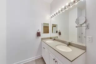 420 E Waterside Dr, Chicago, IL 60601 - Photo 18